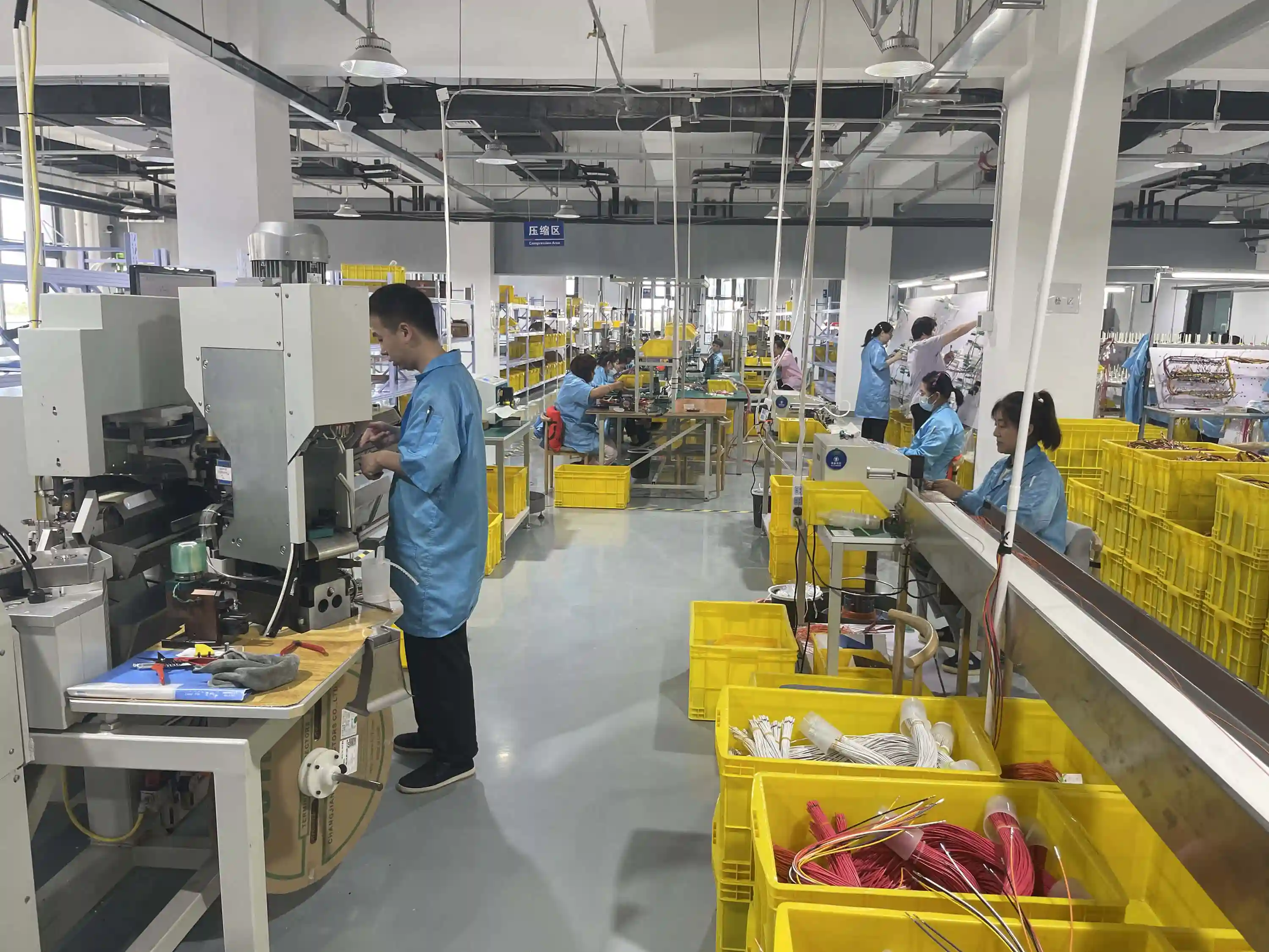 電線加工エリア